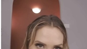 Mia Malkova star videod sucking a cock